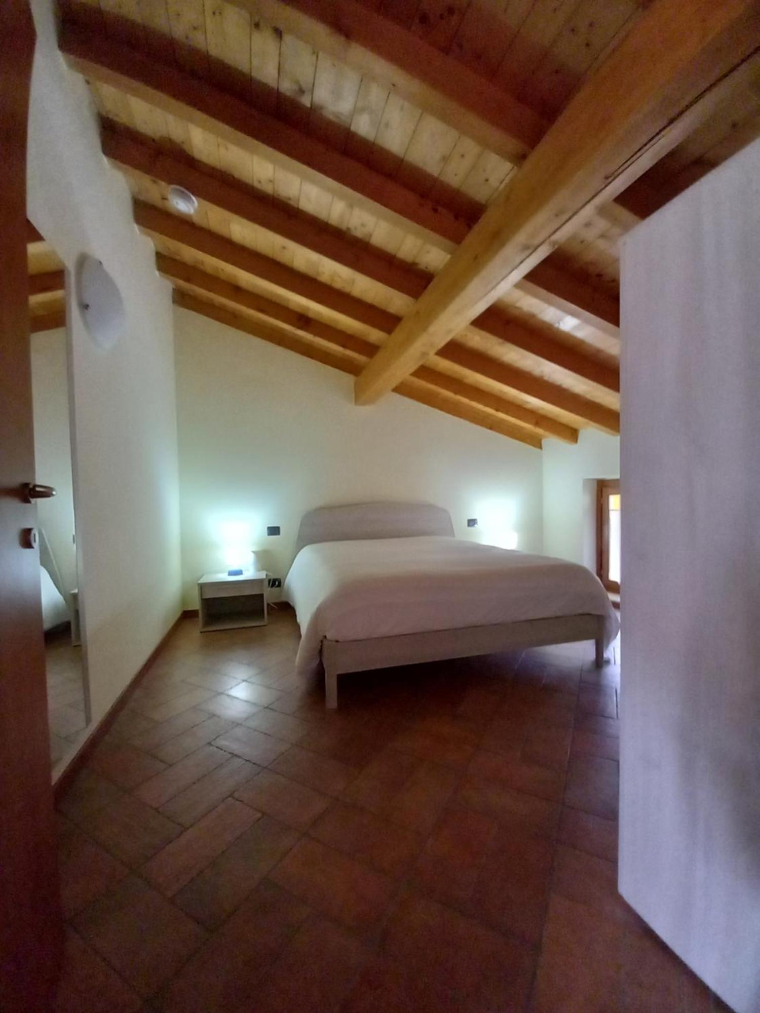 Casa Vacanze Tania Somendenna Buitenkant foto