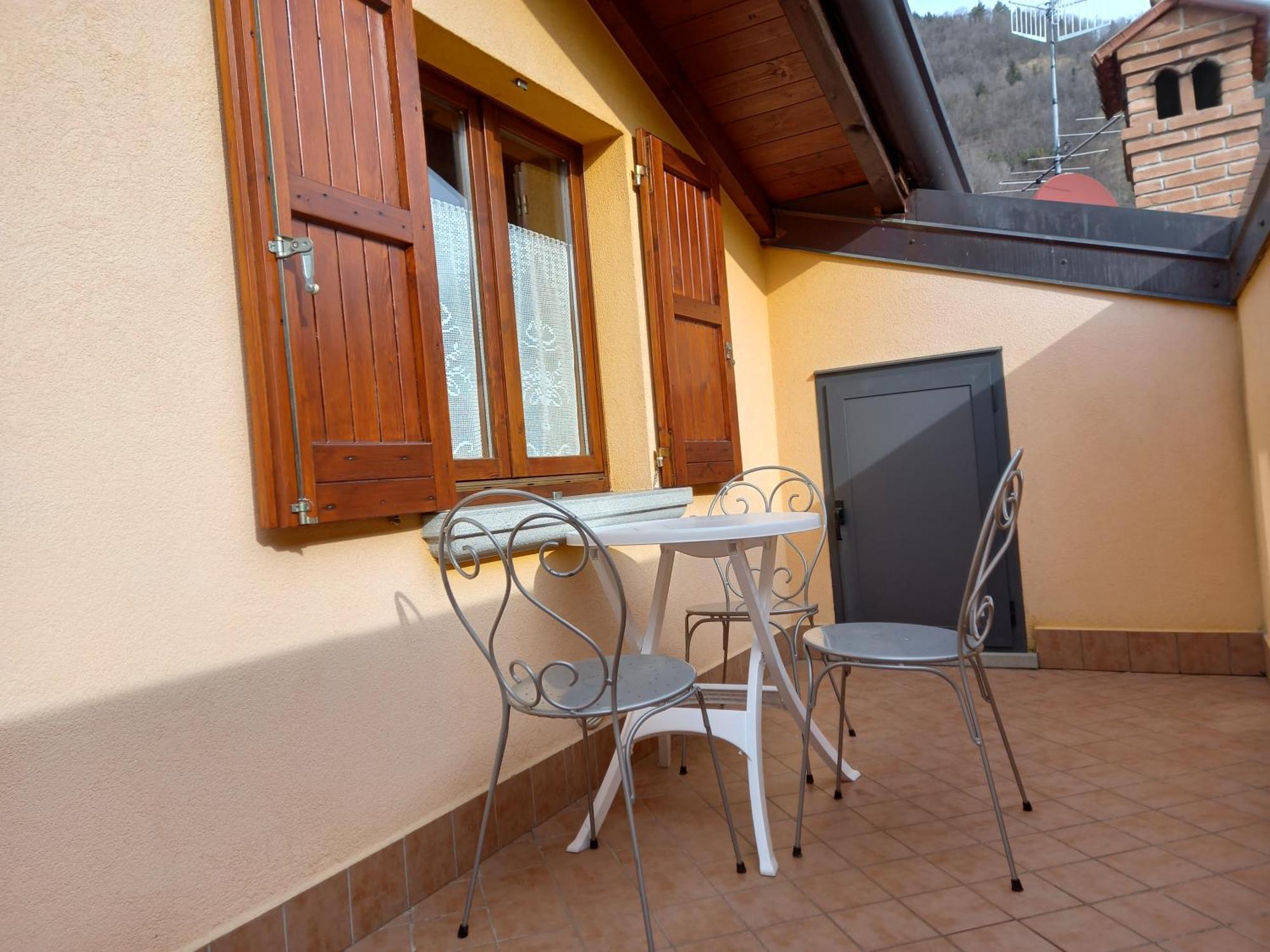 Casa Vacanze Tania Somendenna Buitenkant foto
